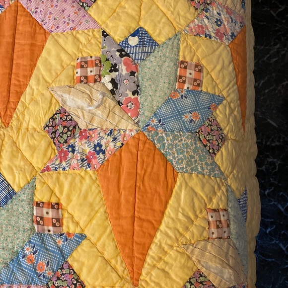 Vintage Handmade Brides Bouquet Quilt 88” X 73” - Picture 3 of 7